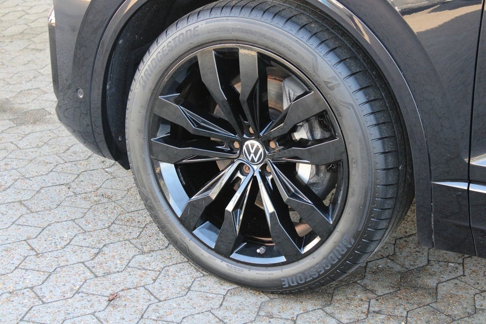 VW Touareg 3,0 TDi 286 R-line aut. 4Motion Van 5d
