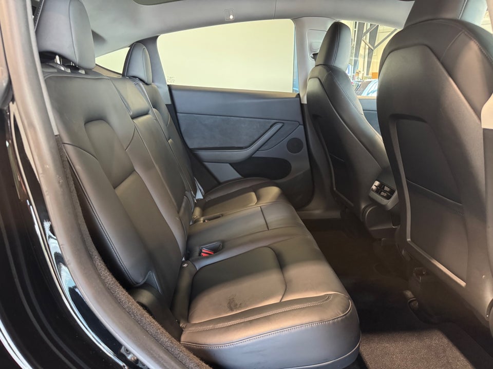 Tesla Model Y Long Range AWD 5d