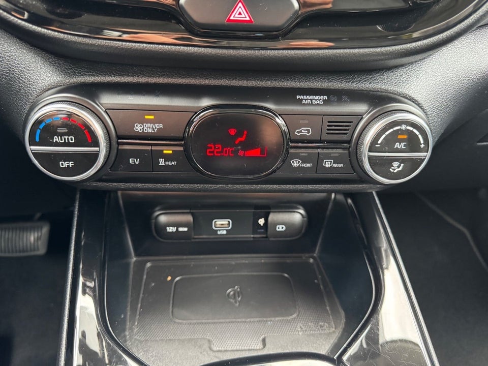 Kia e-Soul 64 Premium Luxury Van 5d