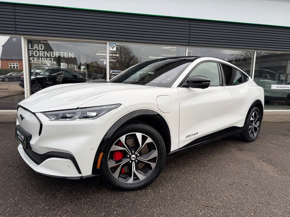 Ford Mustang Mach-E 98 Premium Extended Range AWD 5d