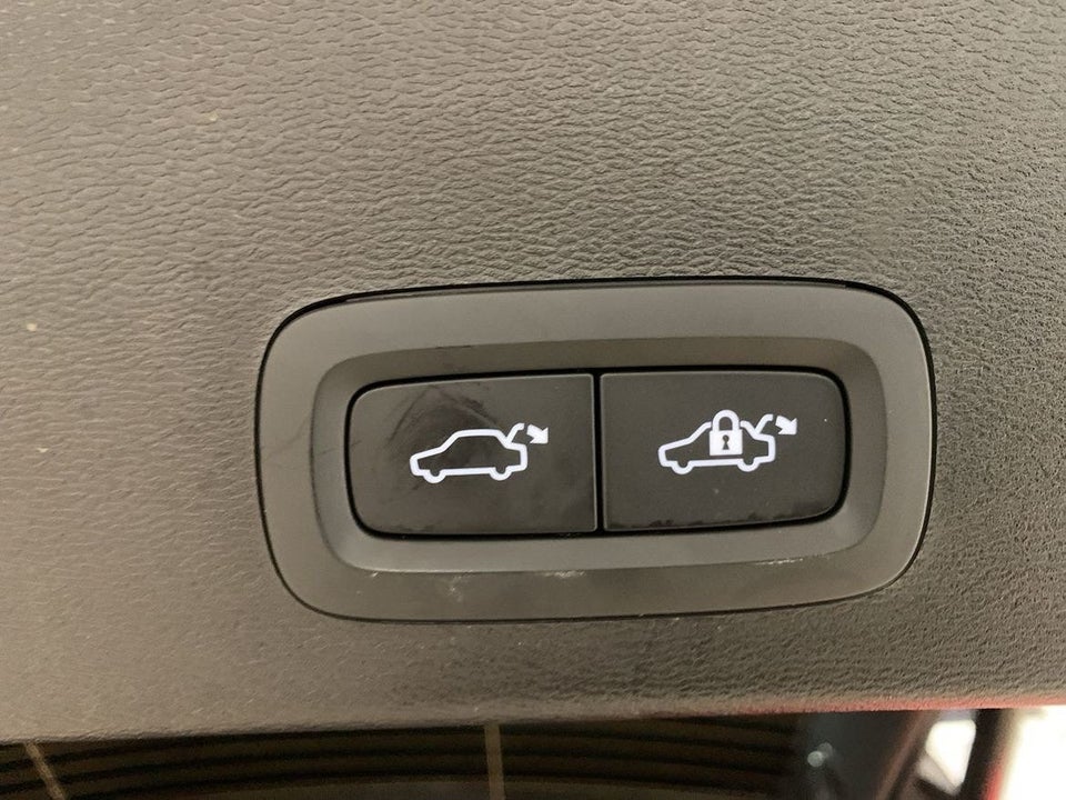 Volvo EX40 Extended Range Black Edition 5d