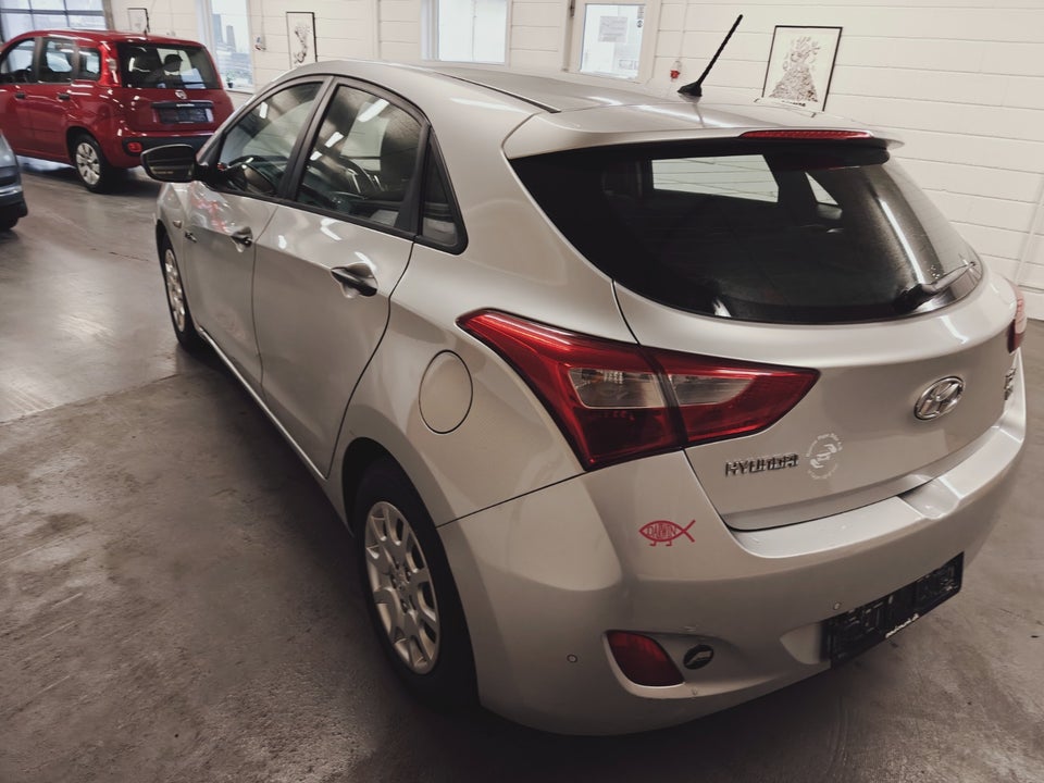 Hyundai i30 1,6 CRDi 110 XTR Eco 5d