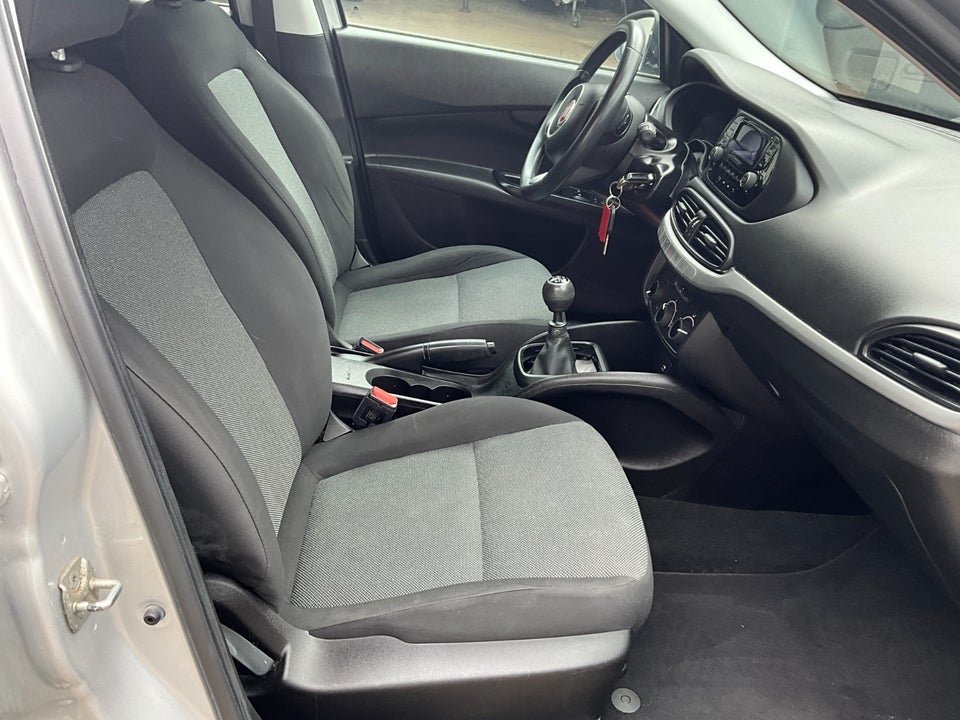 Fiat Tipo 1,4 16V Street SW 5d