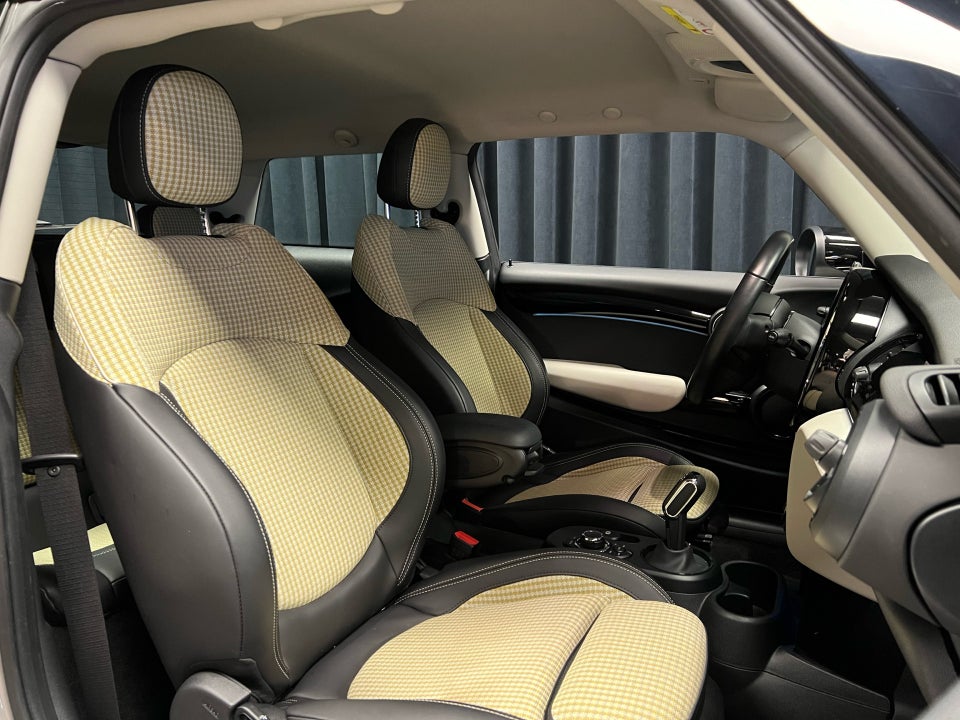 MINI Cooper SE Edition Premium Plus 3d