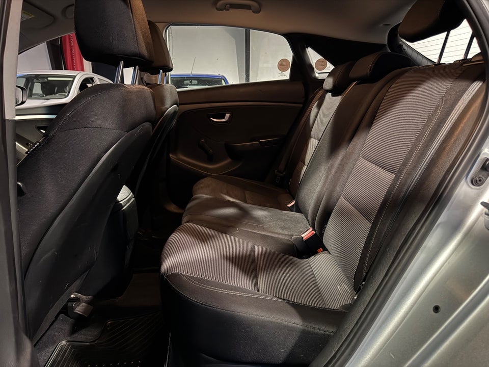 Hyundai i30 1,6 CRDi 110 Comfort Eco 5d