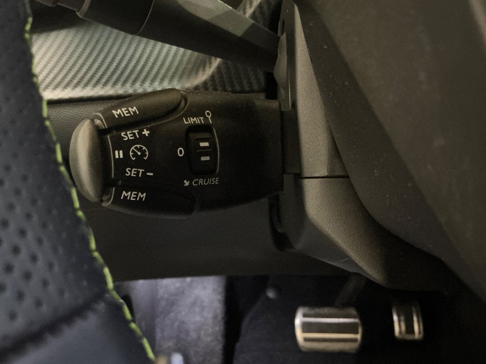 Peugeot e-2008 54 GT 5d