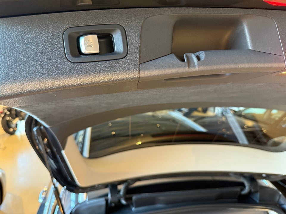 Mercedes E300 de 2,0 AMG Line stc. aut. 4Matic 5d