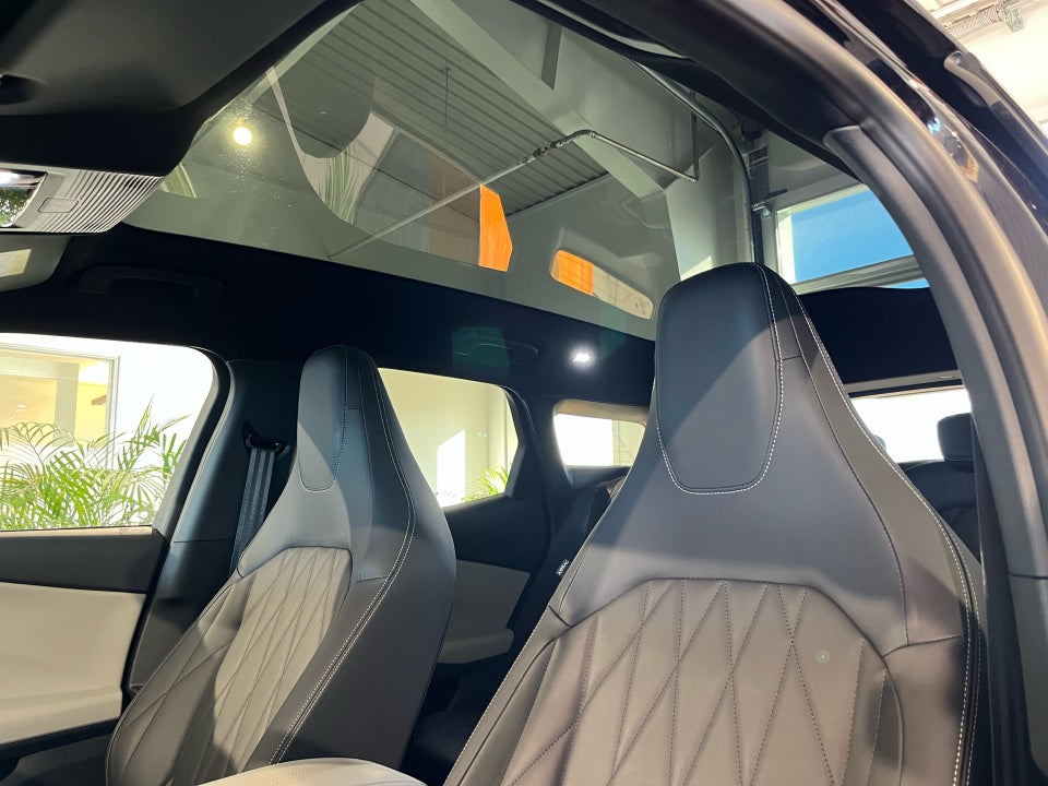 Ford Explorer 77 Premium Extended Range 5d