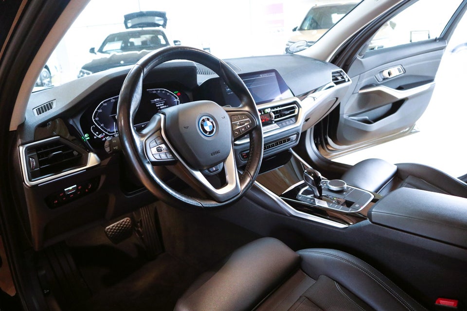 BMW 330e 2,0 Touring Sport Line aut. 5d