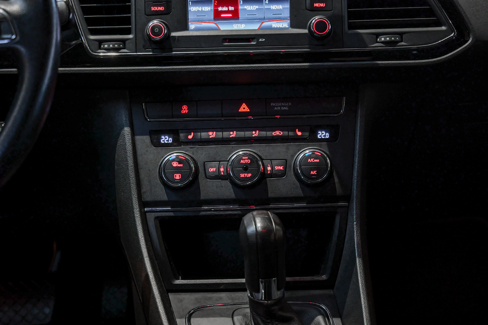 Seat Leon 1,6 TDi 105 Style DSG 5d