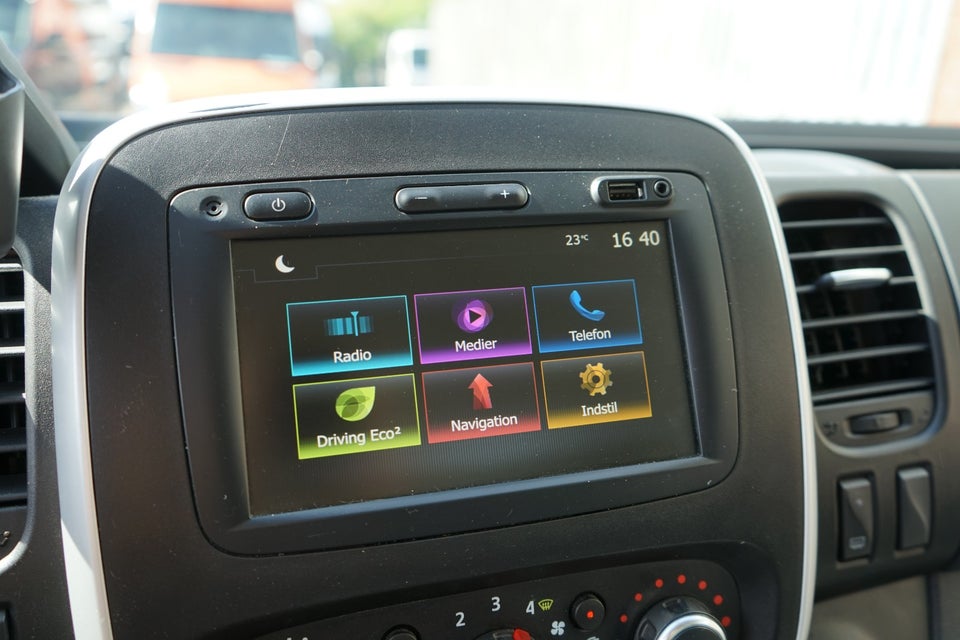 Renault Trafic T29 2,0 dCi 120 L2H1