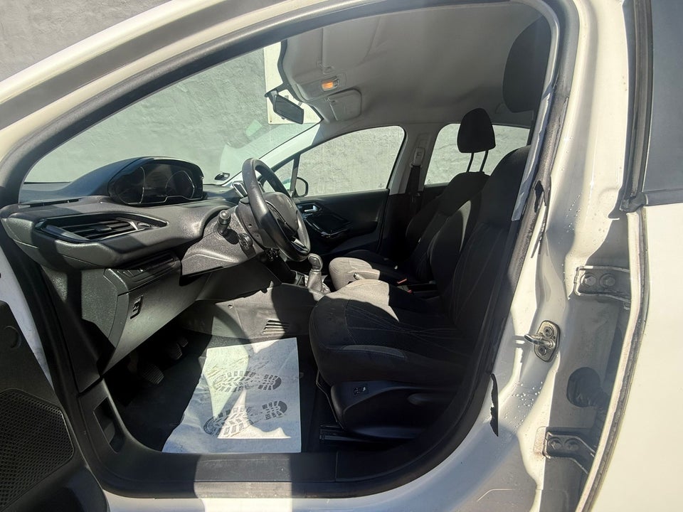 Peugeot 208 1,2 VTi Active 5d