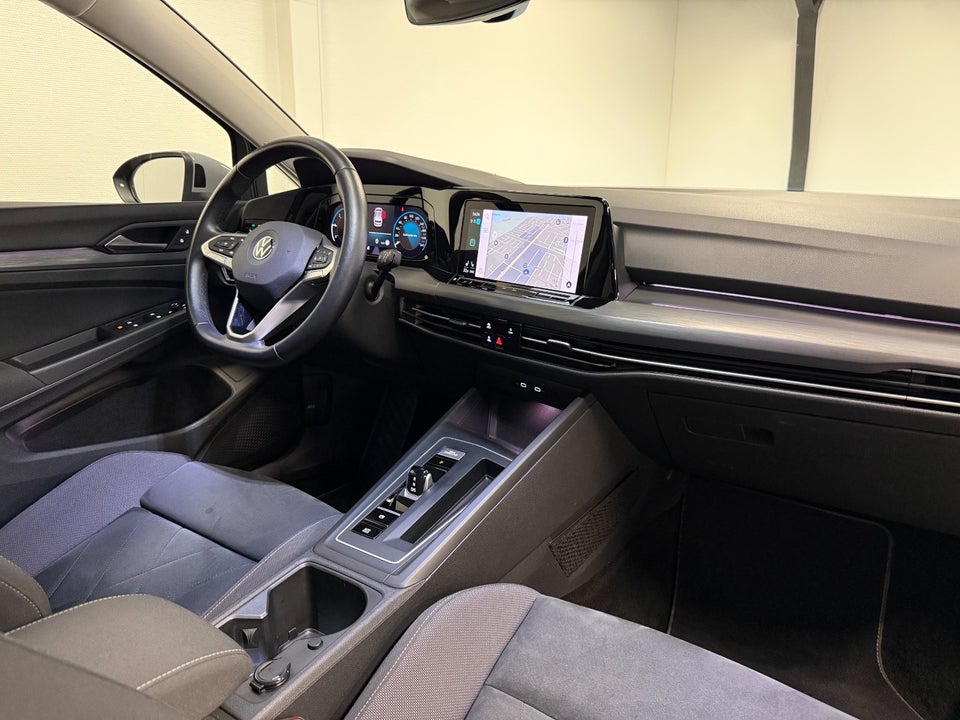 VW Golf VIII 2,0 TDi 150 Style DSG 5d