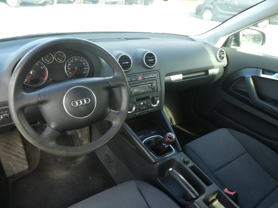 Audi A3 2,0 FSi Ambiente 3d