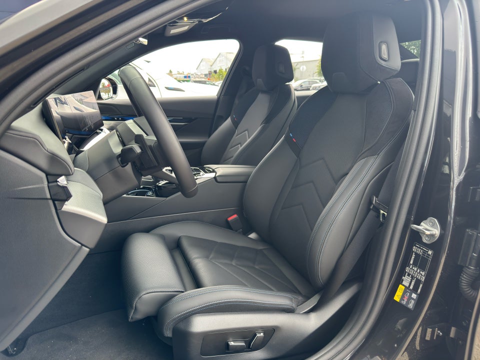 BMW i5 eDrive40 M-Sport 4d