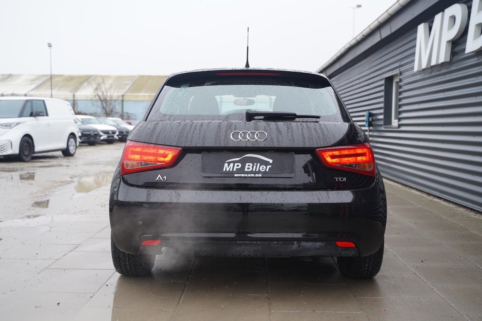 Audi A1 1,6 TDi 90 Attraction Sportback 5d