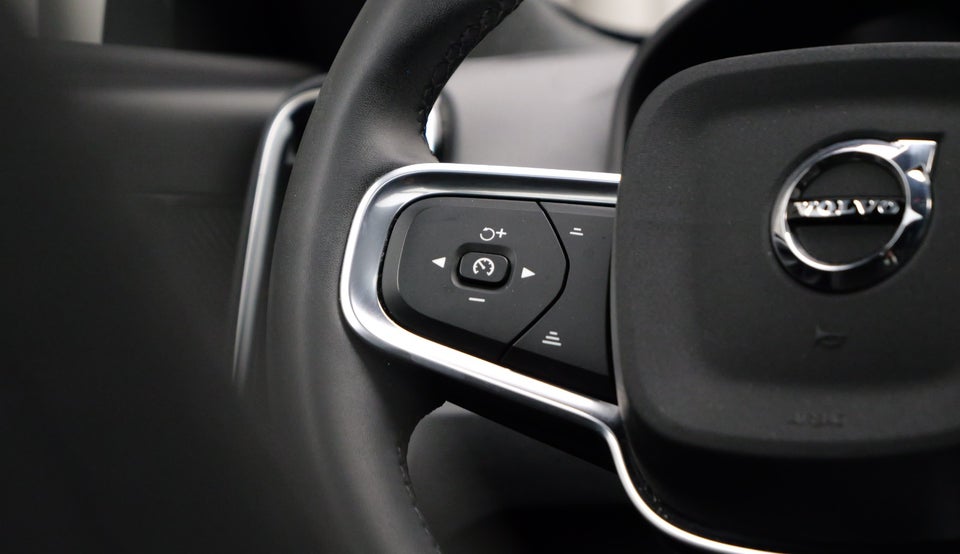 Volvo XC40 P6 ReCharge Pro 5d