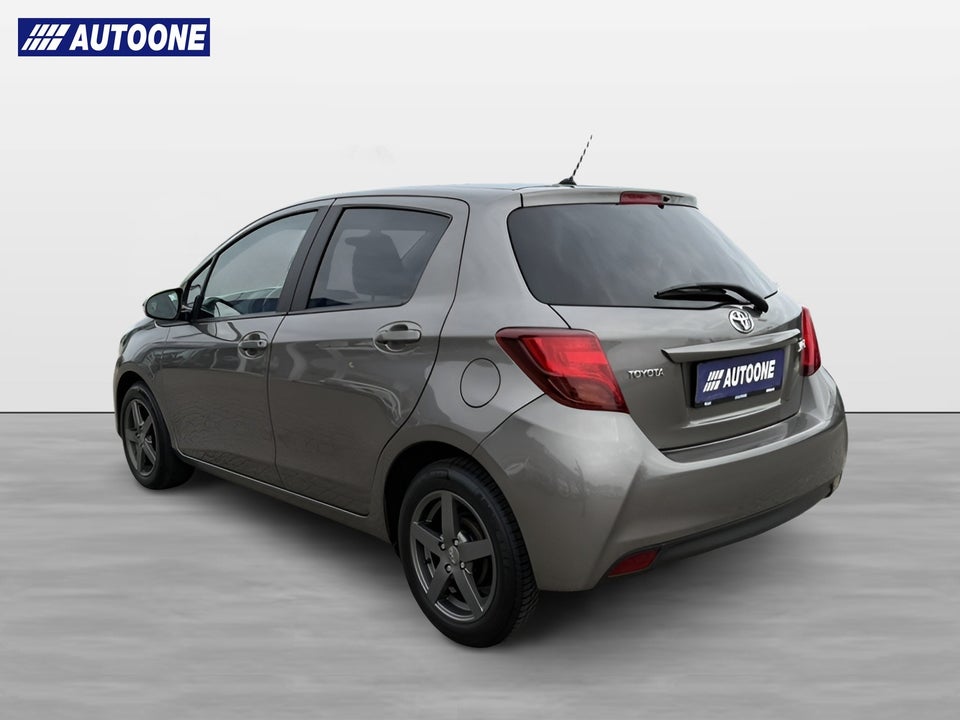 Toyota Yaris 1,0 VVT-i T2 5d