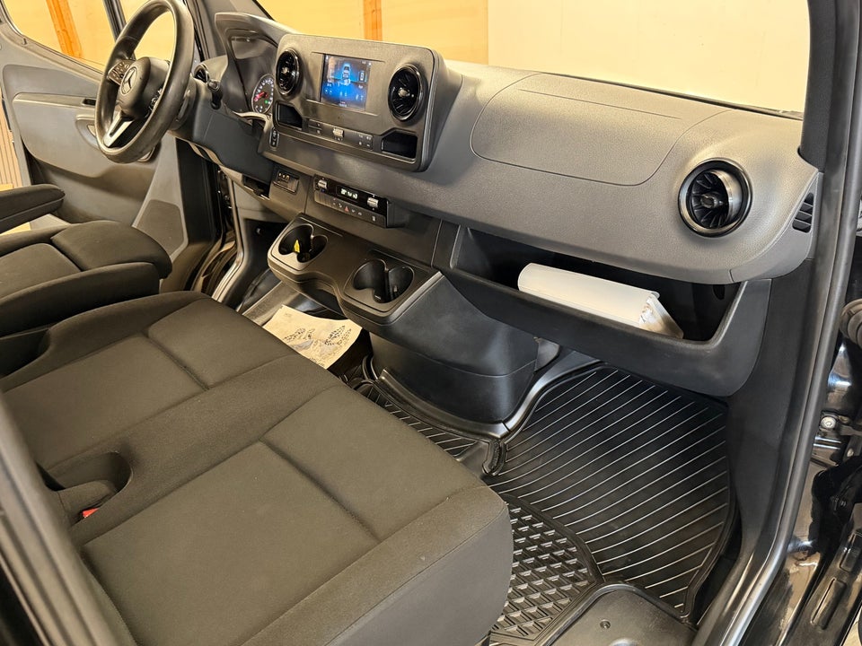 Mercedes Sprinter 319 3,0 CDi A3 Chassis aut. RWD 2d