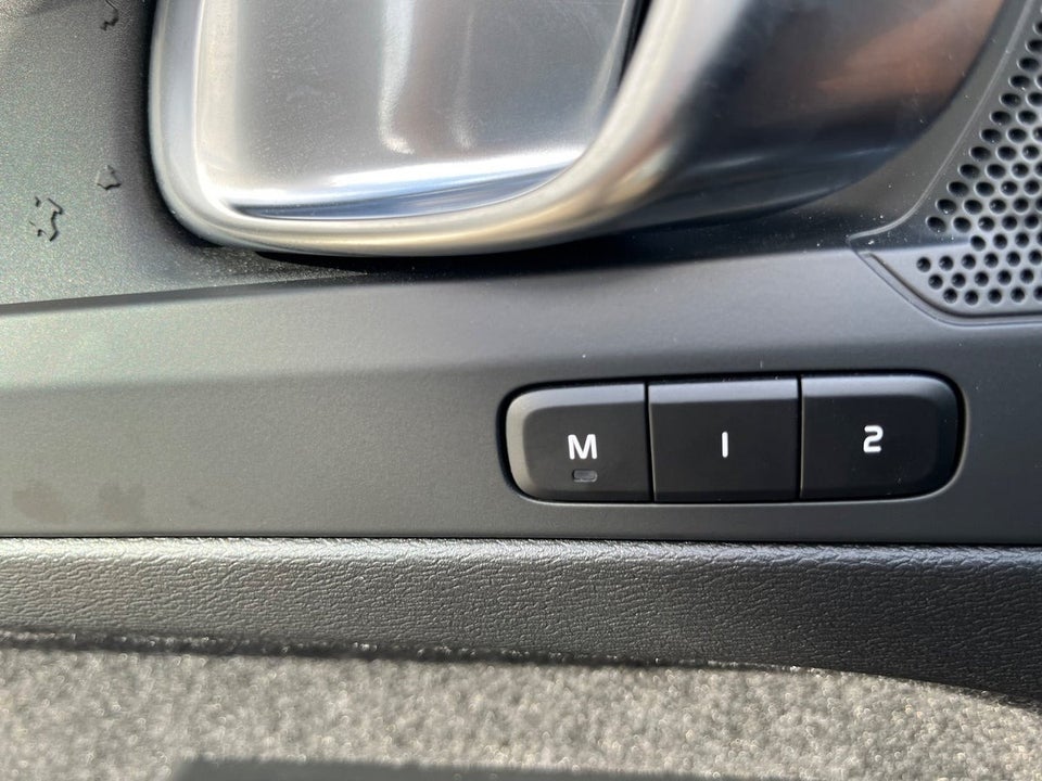 Volvo EX40 Twin Performance Plus 5d