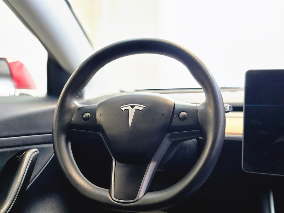 Tesla Model 3 Standard Range+ RWD 4d