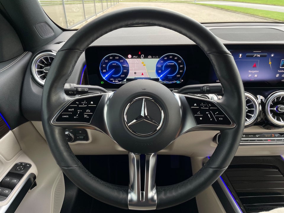 Mercedes EQB250+ Progressive 5d