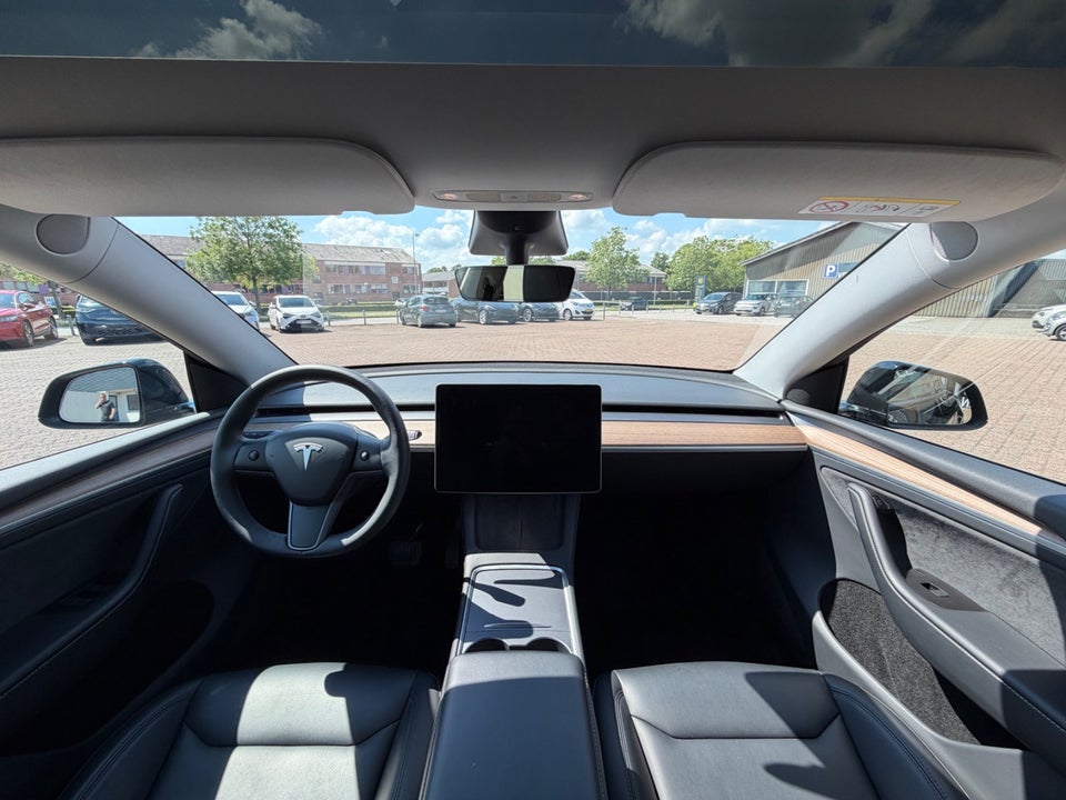 Tesla Model Y RWD 5d