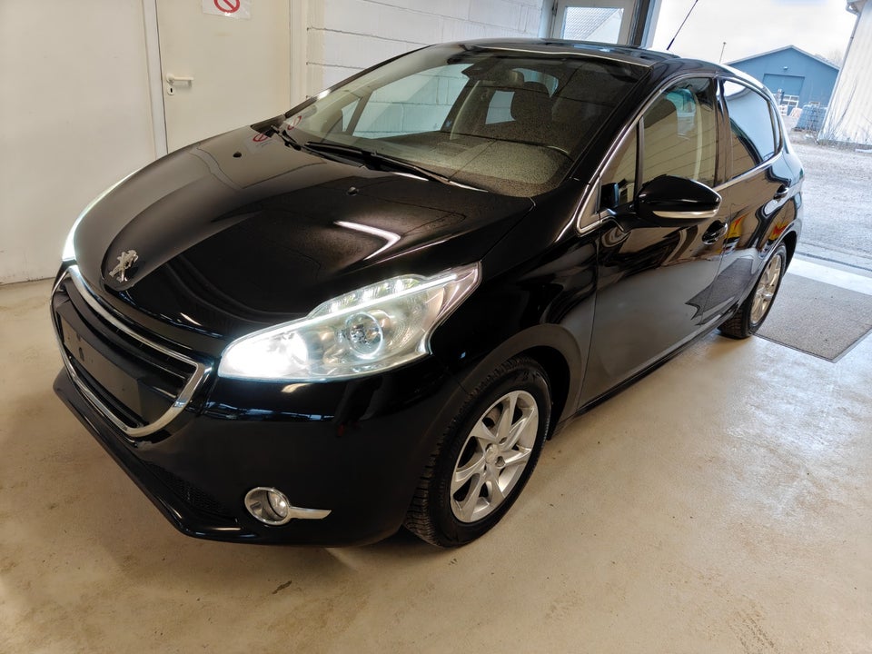 Peugeot 208 1,2 VTi Allure 5d
