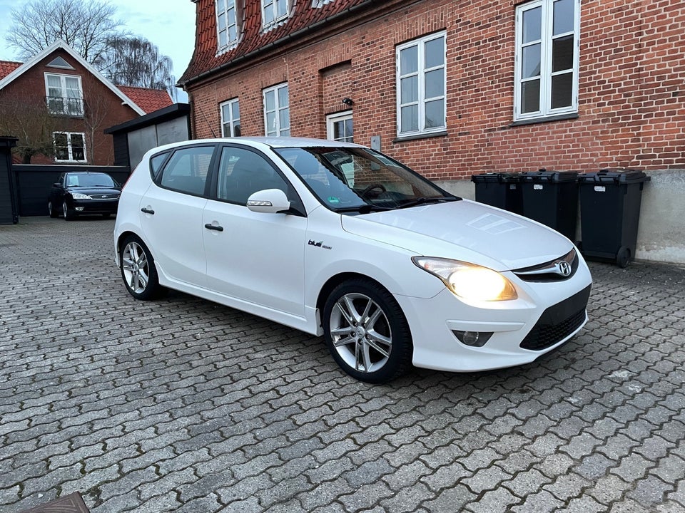 Hyundai i30 1,6 CRDi 90 Comfort Eco 5d