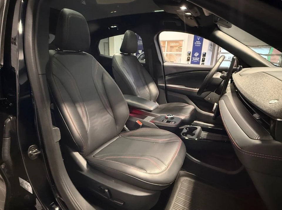 Ford Mustang Mach-E 88 Extended Range AWD 5d