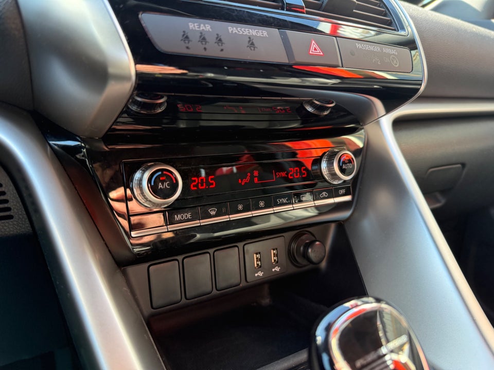 Mitsubishi Eclipse Cross 2,4 PHEV Intense CVT 4WD 5d