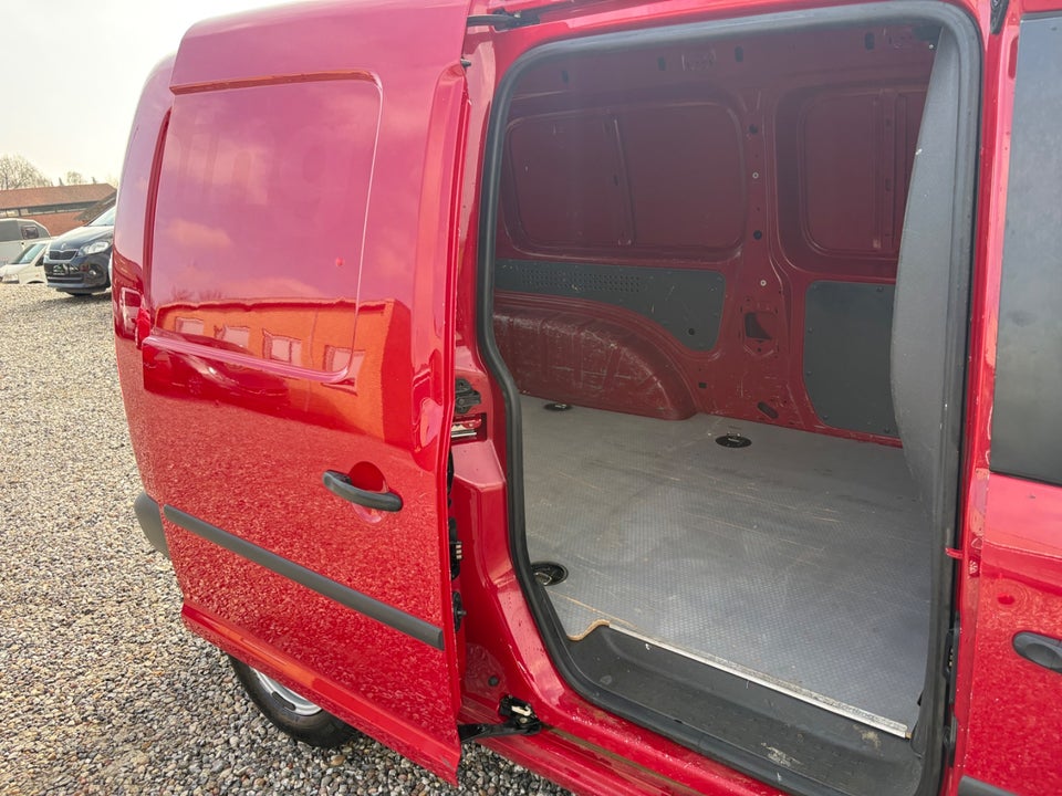 VW Caddy Maxi 1,6 TDi 102 BMT Van 4d