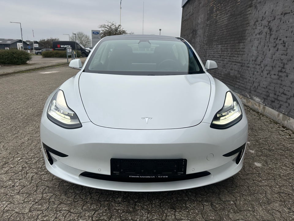 Tesla Model 3 Standard Range+ RWD 4d