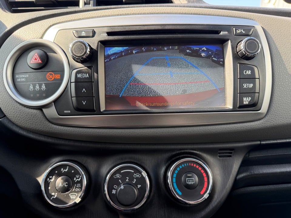 Toyota Yaris 1,3 VVT-i T2 Style 5d