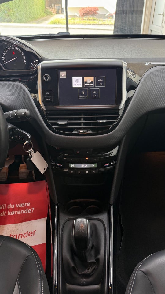 Peugeot 2008 1,2 e-THP 110 Allure 5d