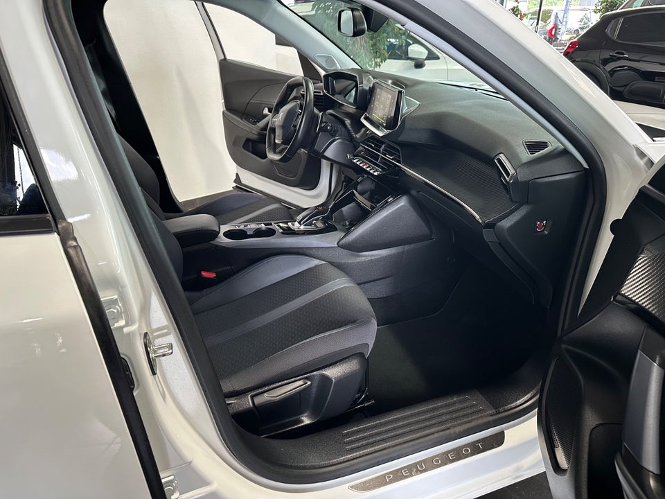 Peugeot 2008 1,5 BlueHDi 130 Allure Pack EAT8 5d