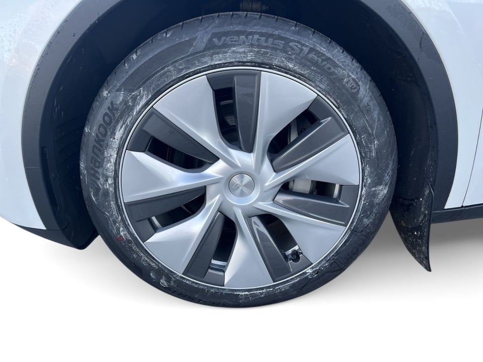 Tesla Model Y Long Range AWD 5d