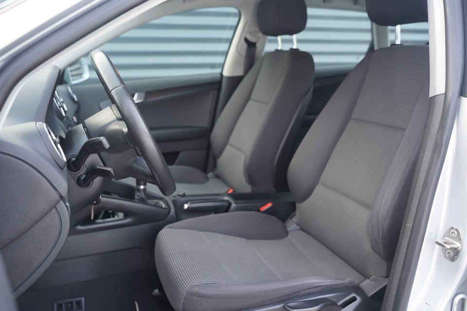 Audi A3 1,8 TFSi Attraction Sportback 5d