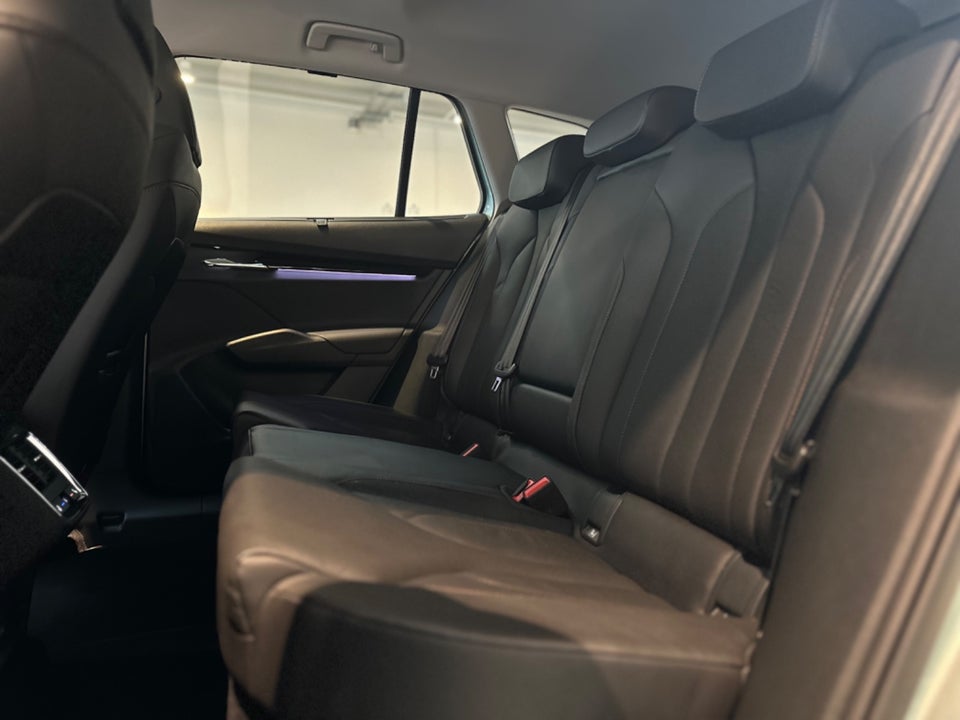 Skoda Enyaq 80 iV Suite 5d