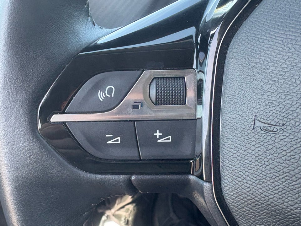 Peugeot 208 1,2 PureTech 75 Drive 5d