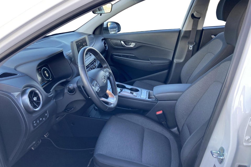 Hyundai Kona 64 EV Essential 5d