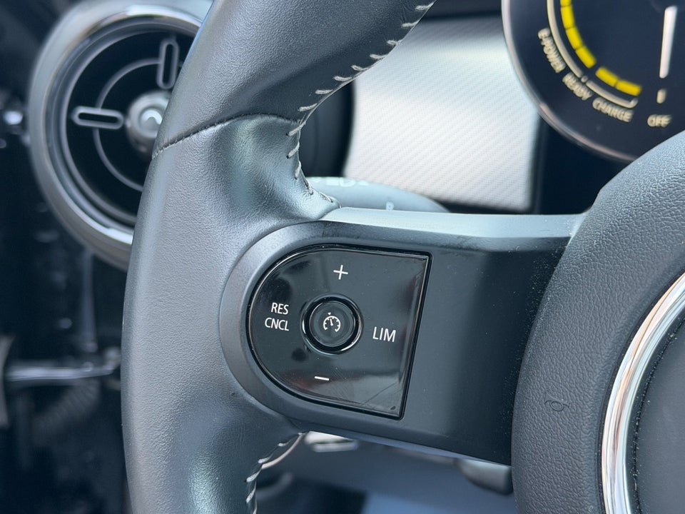 MINI Cooper SE Maximise 3d