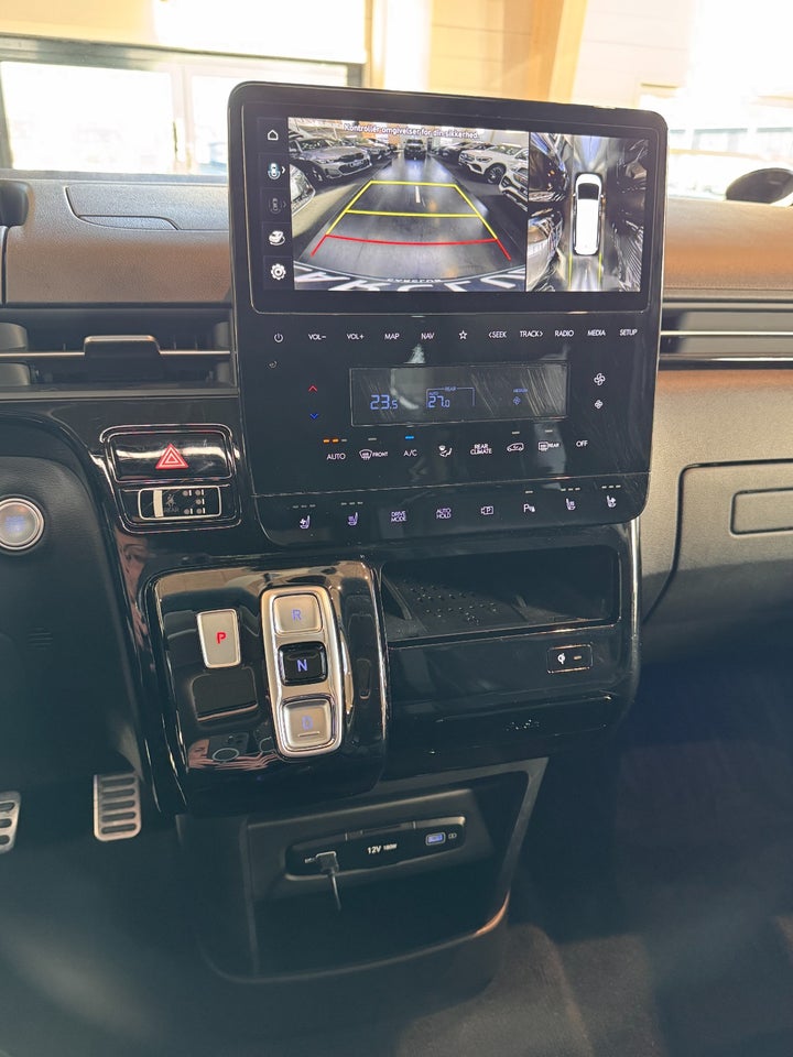 Hyundai Staria 2,2 CRDi Signature aut. AWD 5d