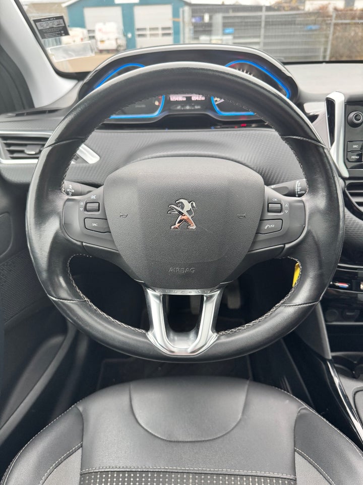 Peugeot 2008 1,5 BlueHDi 100 Allure Sky 5d