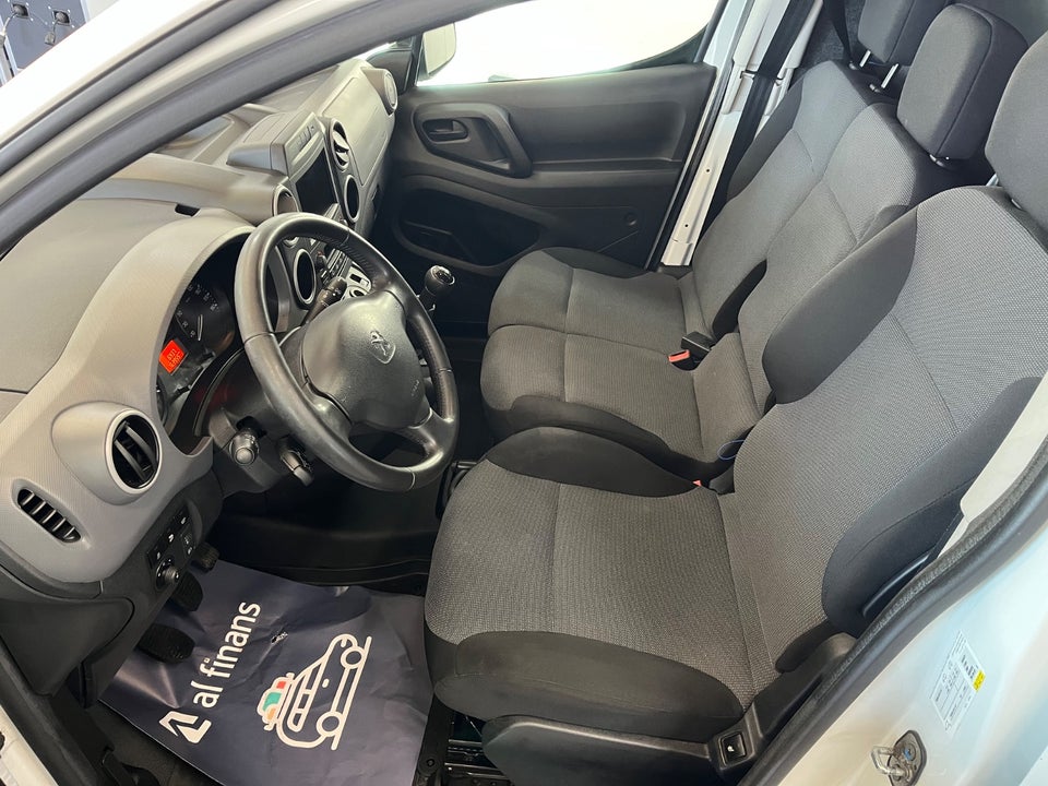 Peugeot Partner 1,6 BlueHDi 100 L1 Premium Van 4d