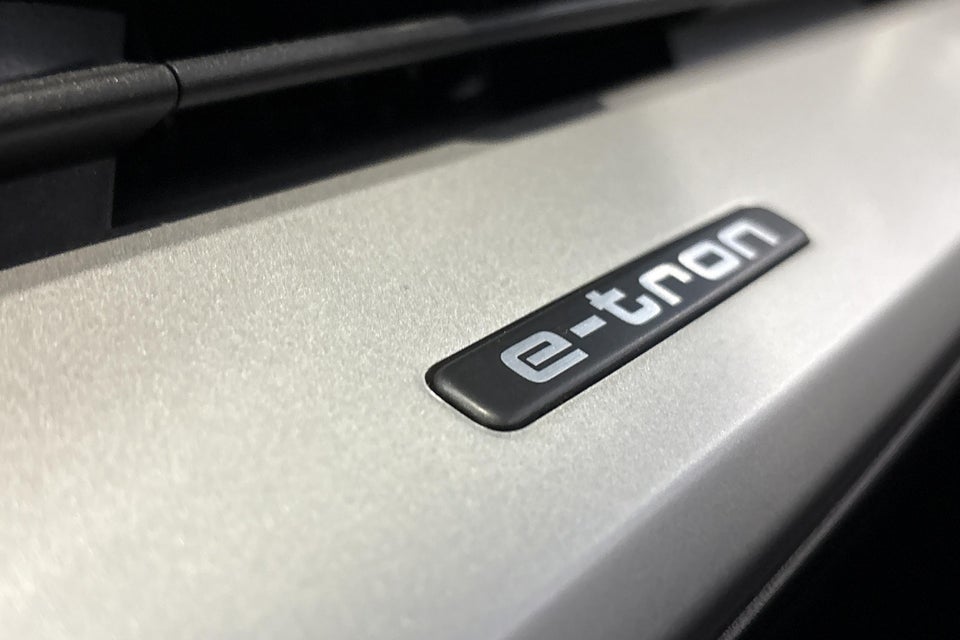 Audi Q4 e-tron 45 Progress 5d