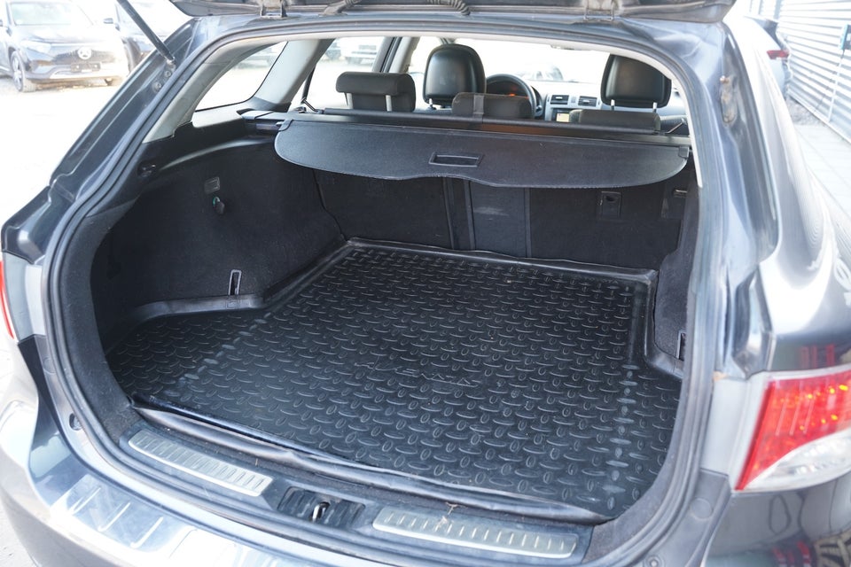 Toyota Avensis 2,0 D-4D T3 stc. 5d