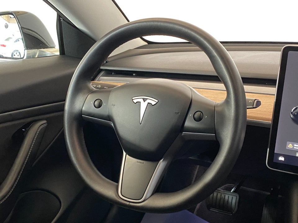 Tesla Model 3 Long Range AWD 4d