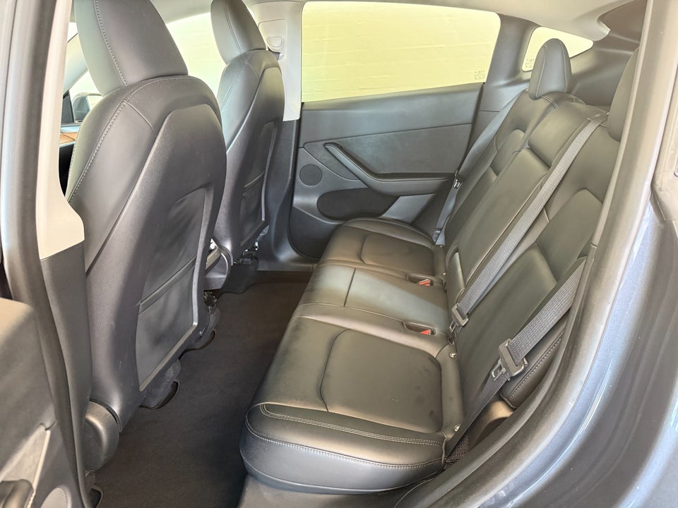 Tesla Model Y RWD 5d