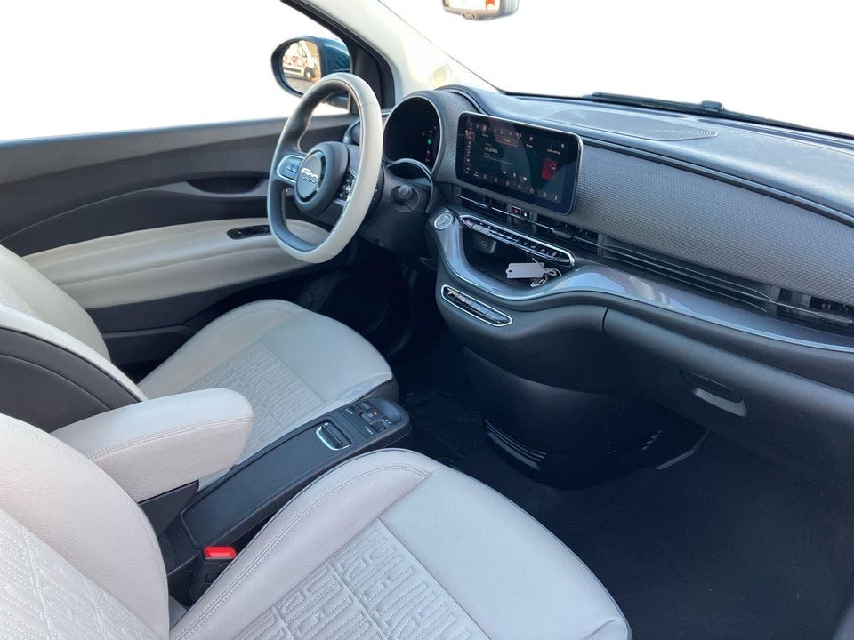 Fiat 500e 42 la Prima Sky 3d